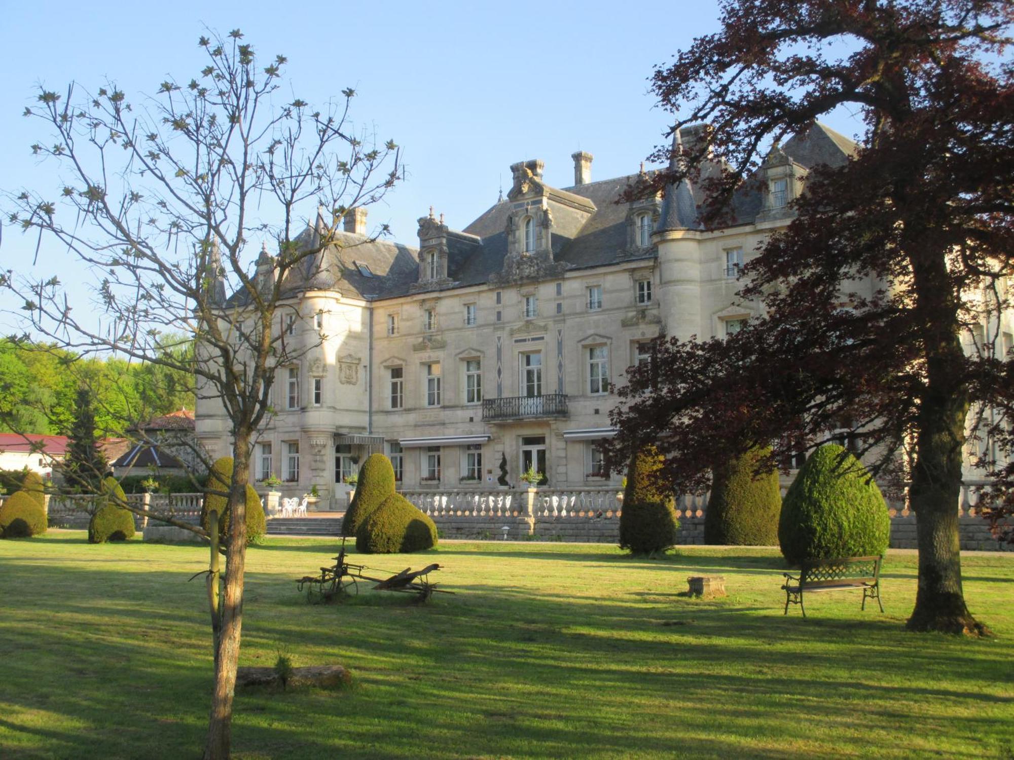Chateau Des Monthairons Hotel Restaurant Gastromaison Spa Privatif Les Monthairons Exterior foto